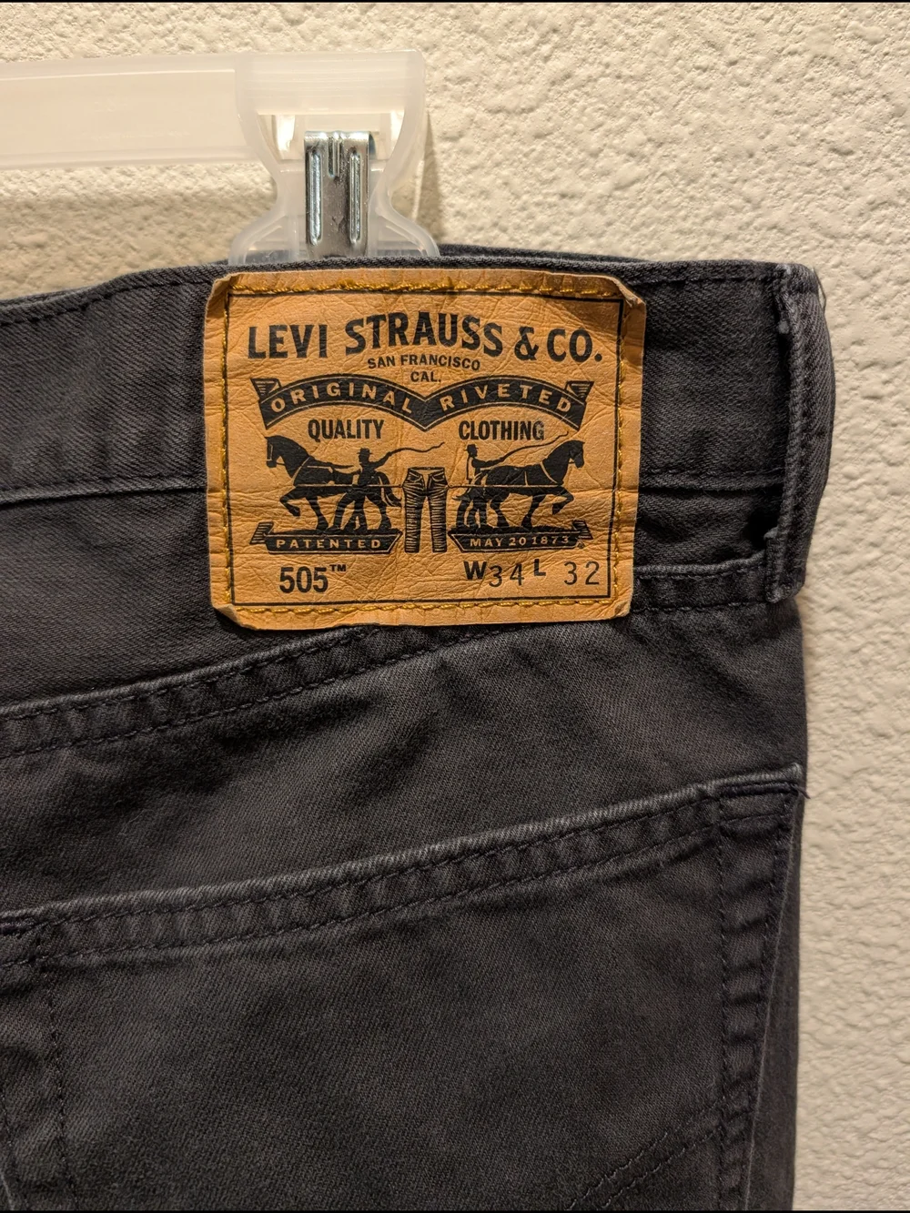 Levi's Men's Charcoal Straight-Leg Jeans